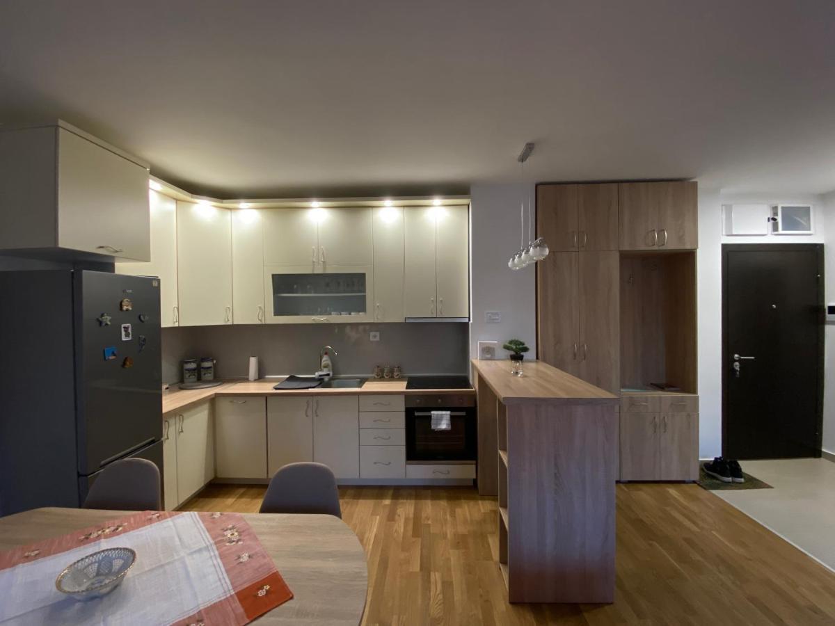 Lux Advent Apartment Суботица Экстерьер фото