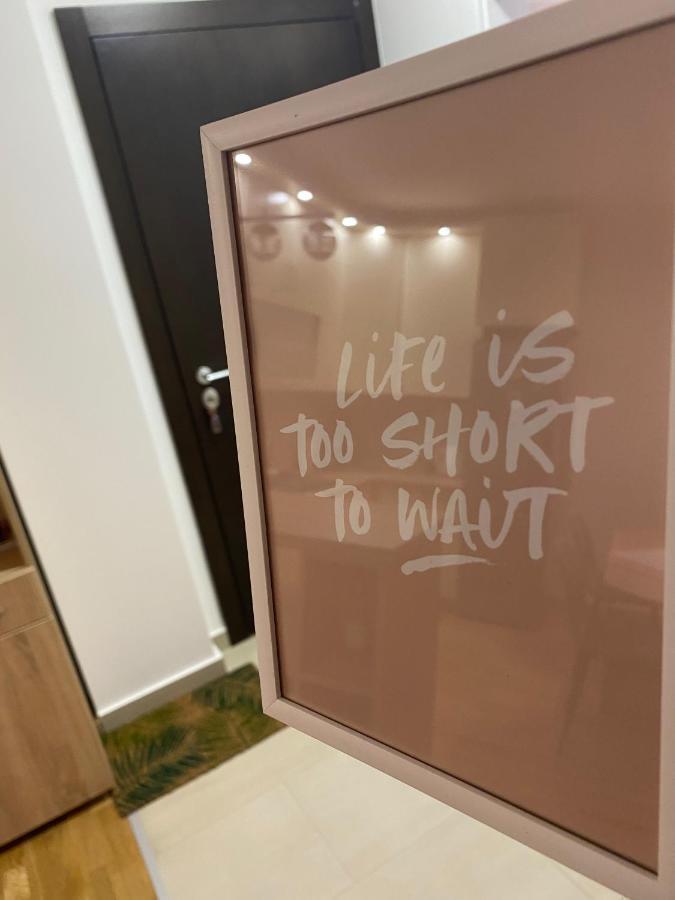 Lux Advent Apartment Суботица Экстерьер фото
