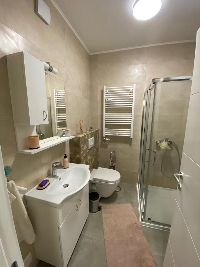 Lux Advent Apartment Суботица Экстерьер фото