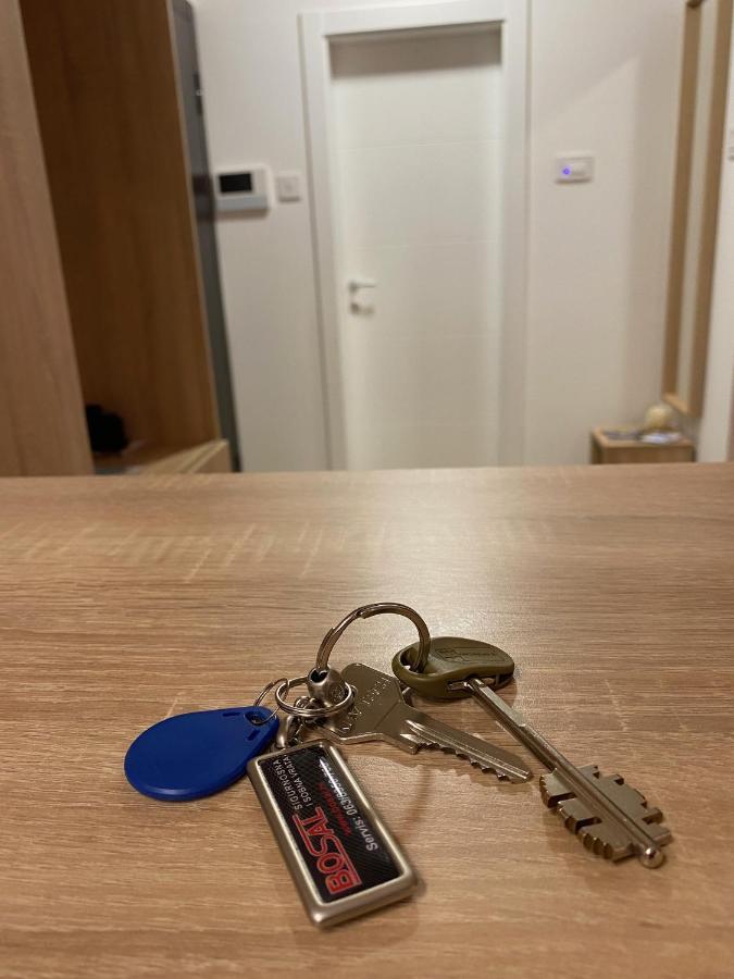 Lux Advent Apartment Суботица Экстерьер фото