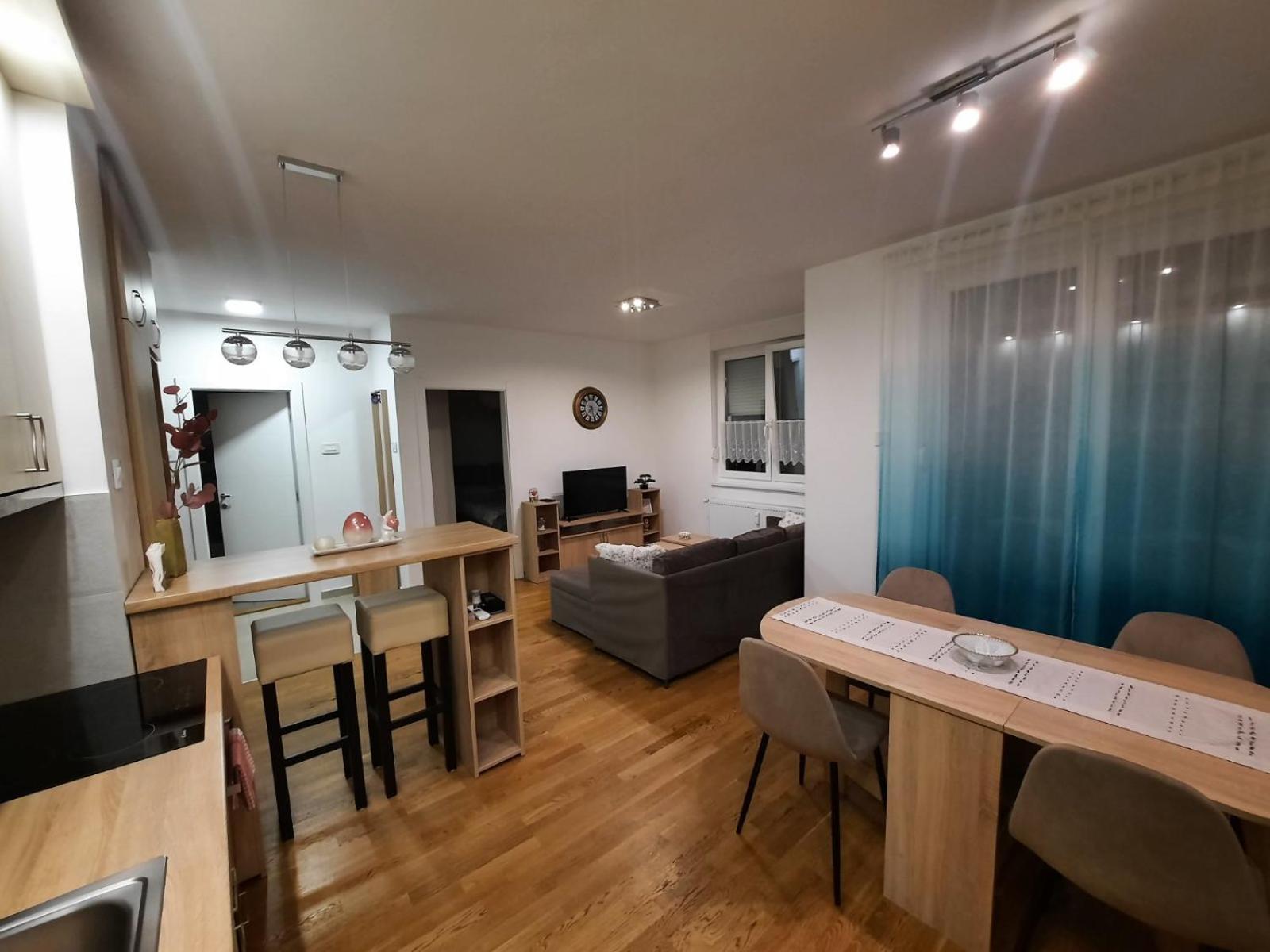 Lux Advent Apartment Суботица Экстерьер фото