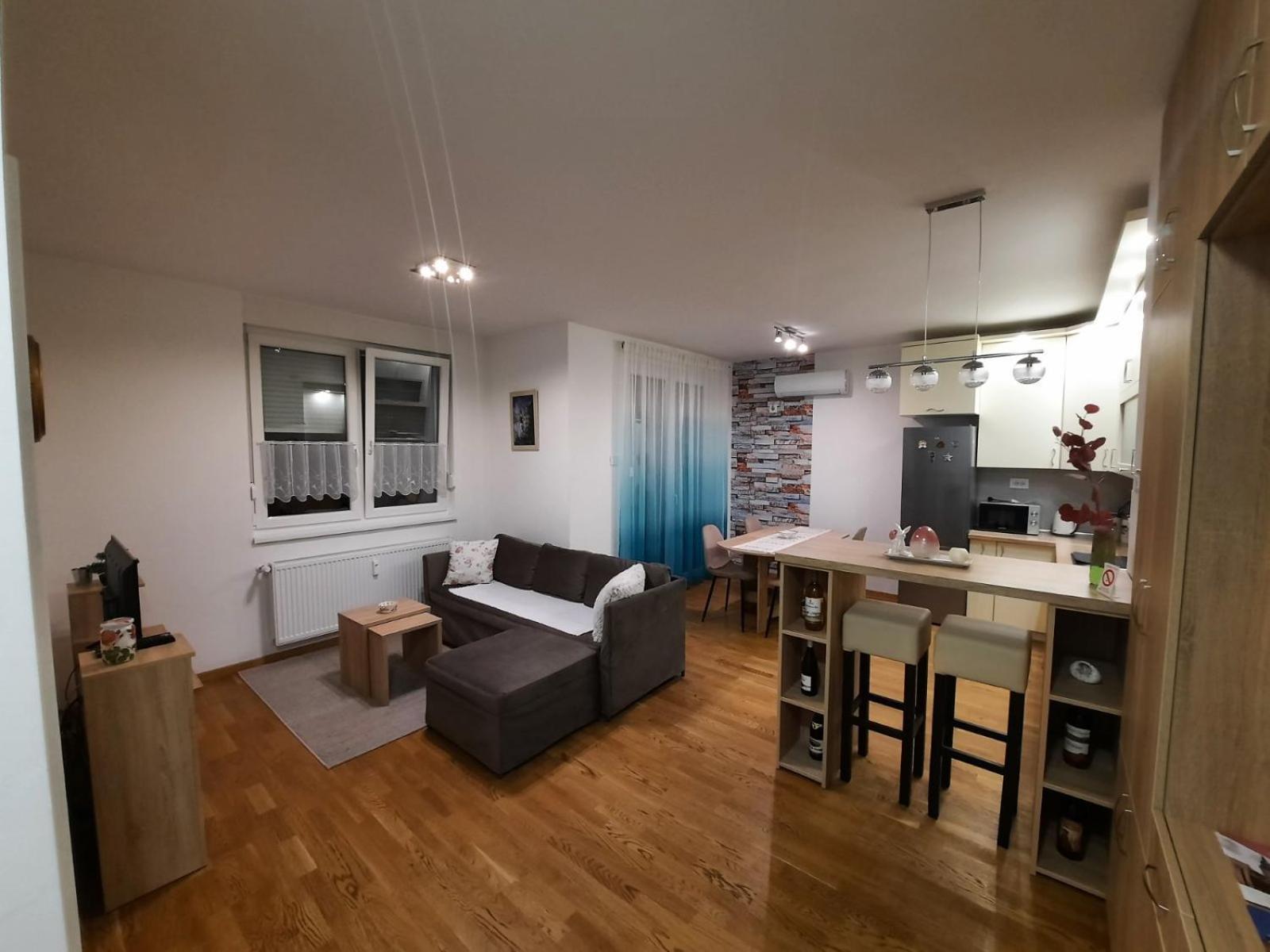 Lux Advent Apartment Суботица Экстерьер фото