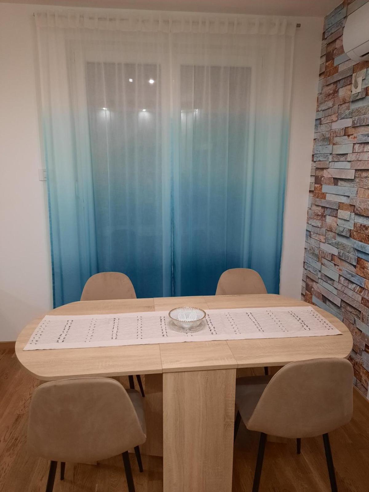 Lux Advent Apartment Суботица Экстерьер фото