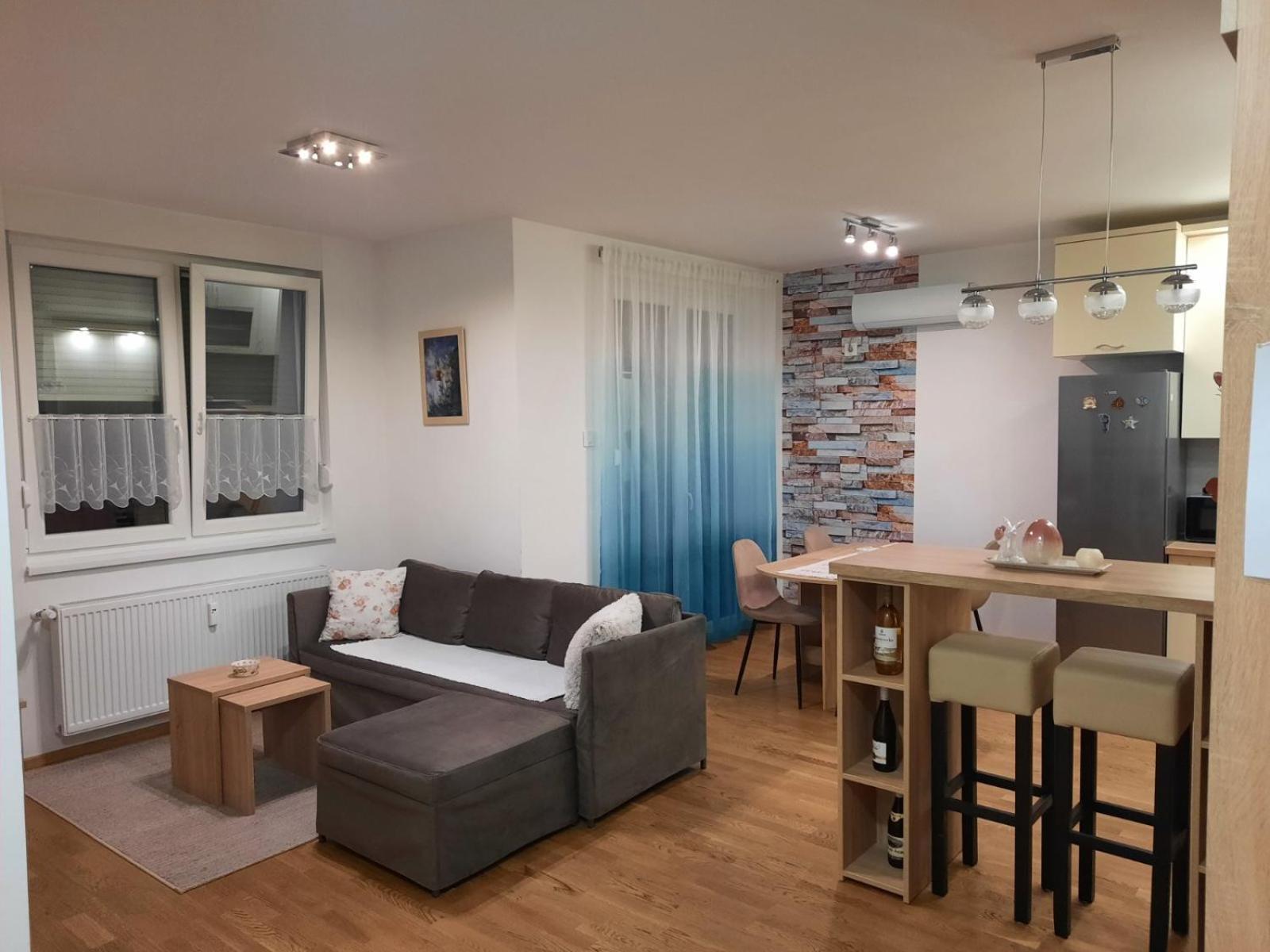 Lux Advent Apartment Суботица Экстерьер фото
