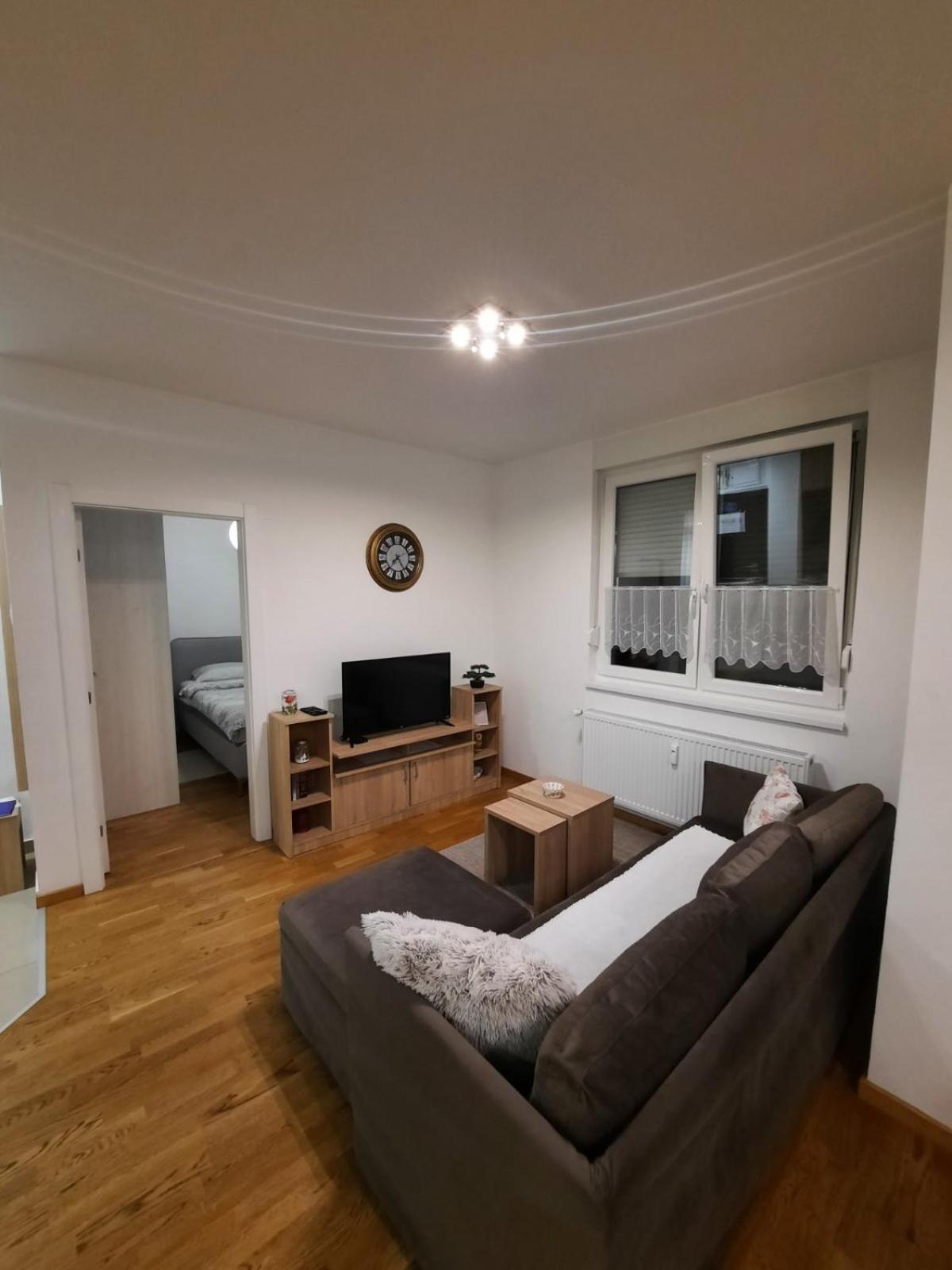 Lux Advent Apartment Суботица Экстерьер фото